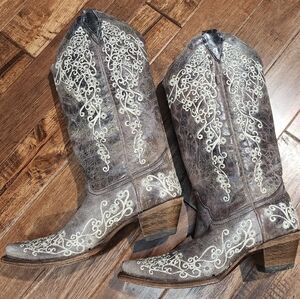 Corral size 7 boots